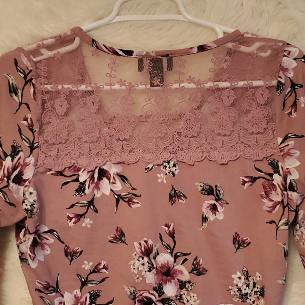 Blouse - Picture 2 of 3